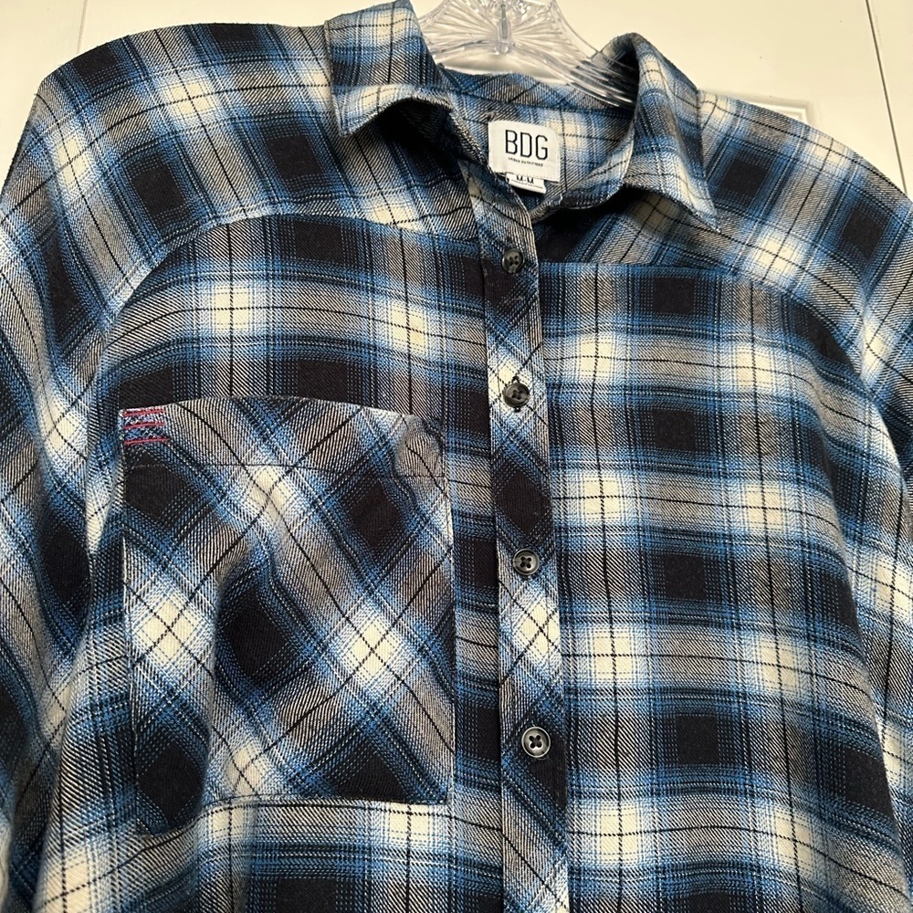 Urban Outfitters BDG Oversized Navy and White Plaid Shirt - Size M - Soft & Cozy - Picture 3 of 7